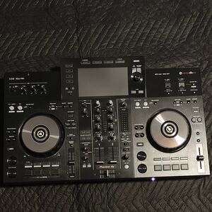 PIONEER Dual Deck DJ Controller with Silver Highlights
